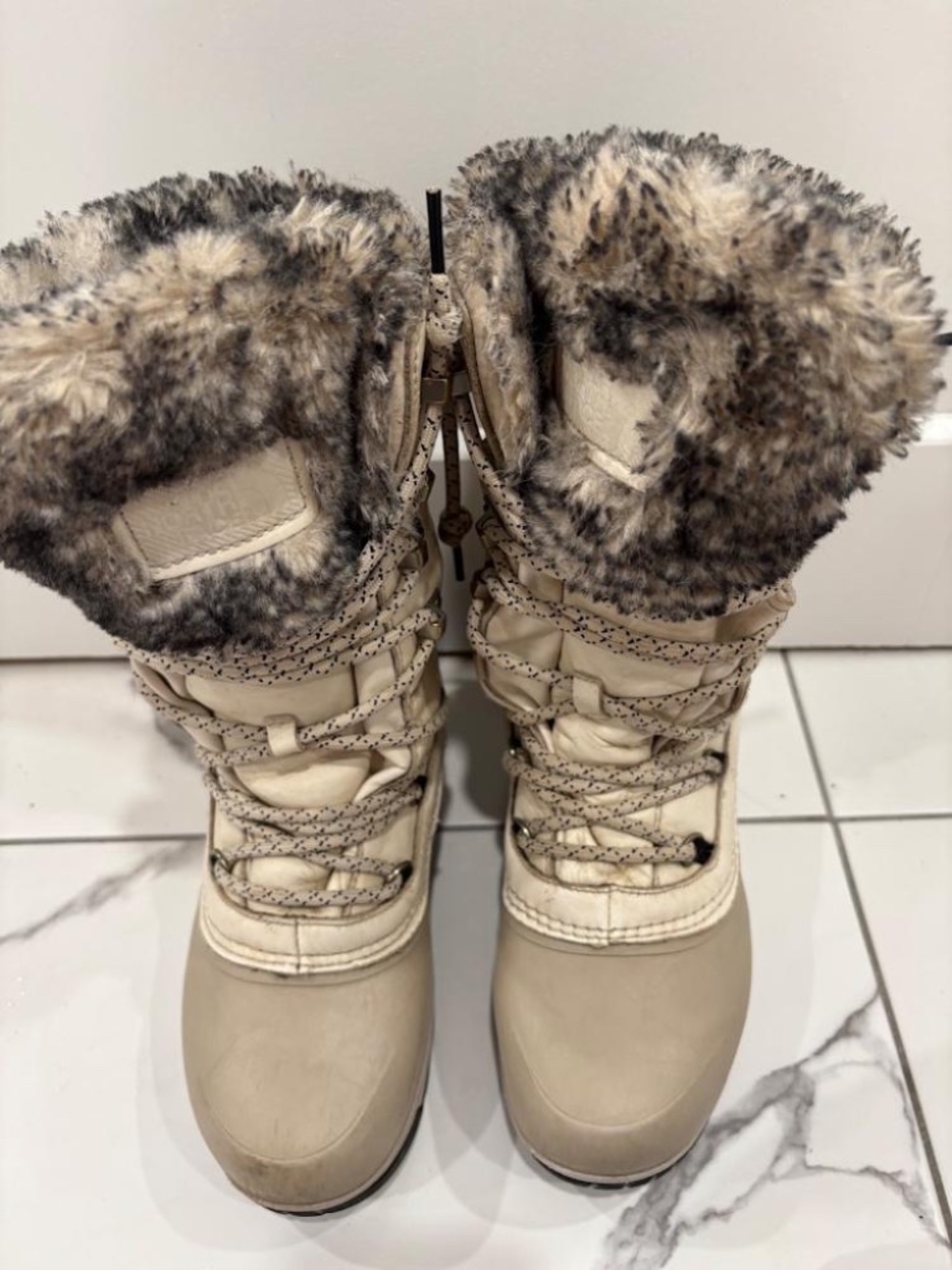 The North Face Shellista IV Luxe Waterproof Boots White – Women's 8.5 (Fits 7.5)